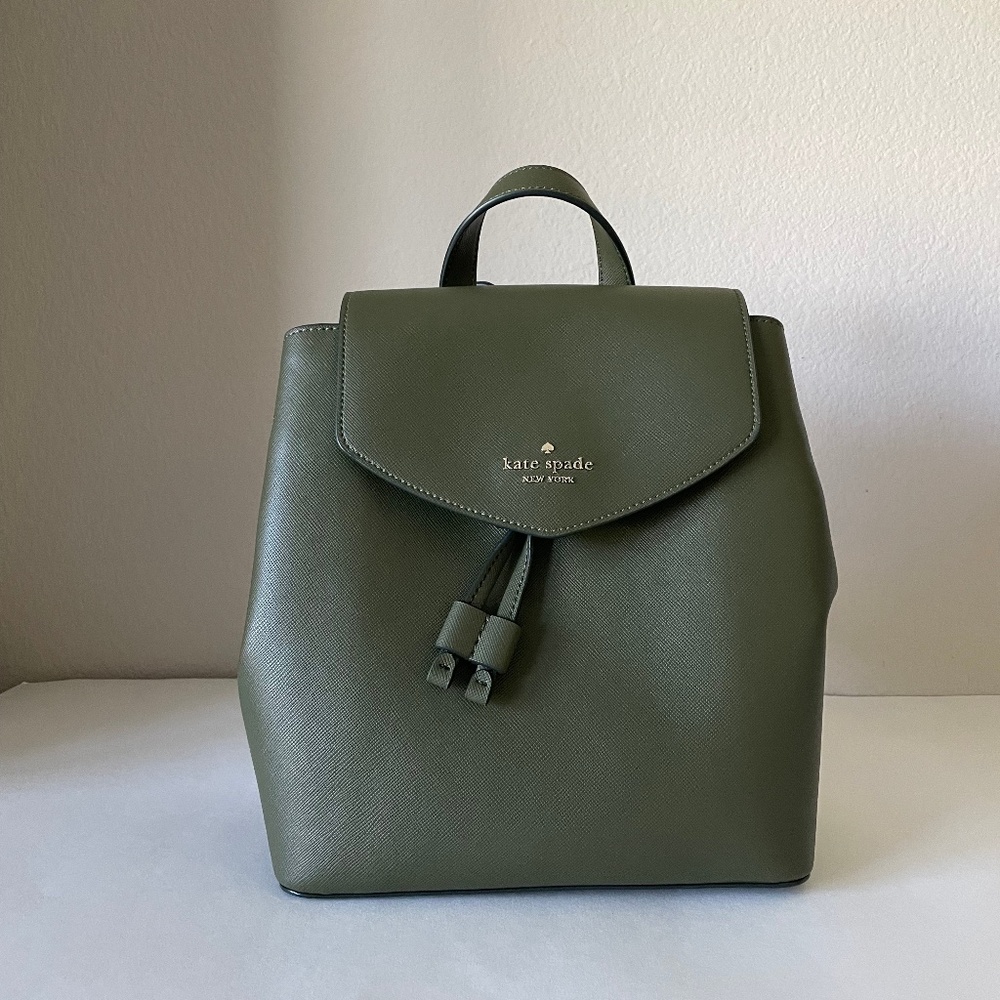 KATE SPADE LIZZIE MEDIUM FLAP BACKPACK In Black